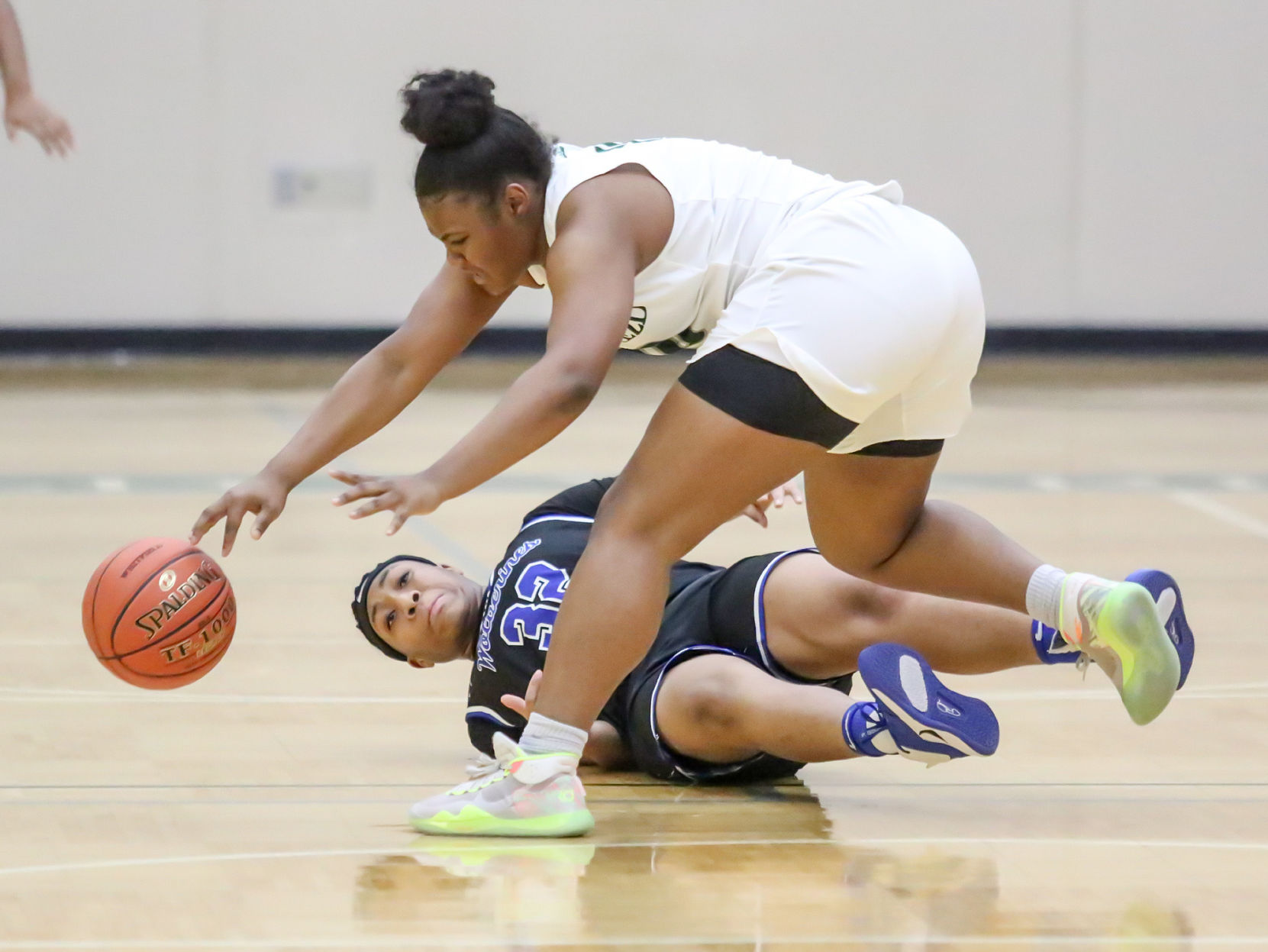 Whitfield vs. Vashon girls basketball